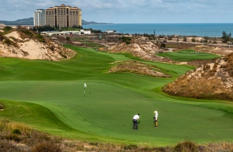 Sân gôn The Bluffs ưu đãi các gôn thủ đạt được cú Hole-in-One